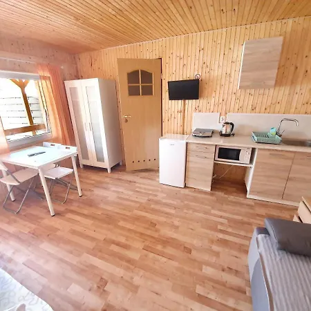 Letniskowe Korona 山林小屋