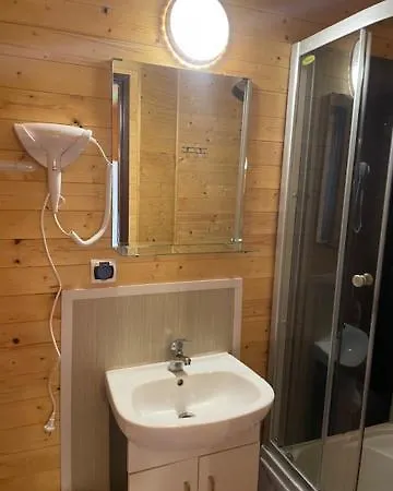 Letniskowe Korona אכסניה *