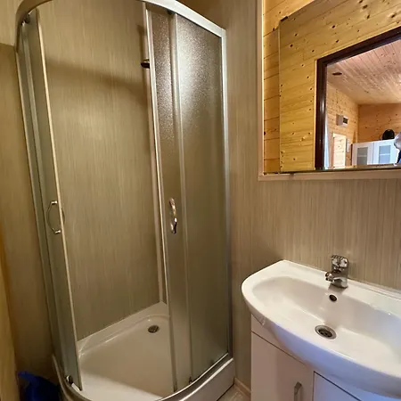 Letniskowe Korona אכסניה פוגורזליצה