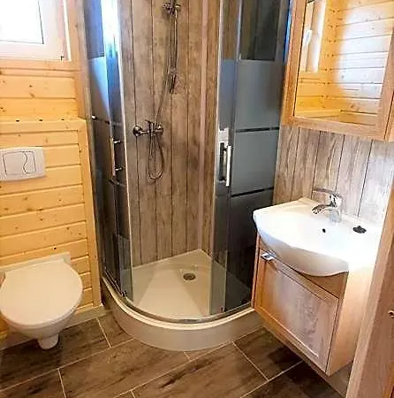 Letniskowe Korona Lodge *